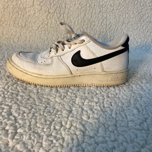 Kid Air Force 1s - Picture 3 of 5